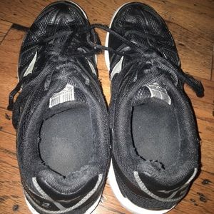 volleyball court shoes